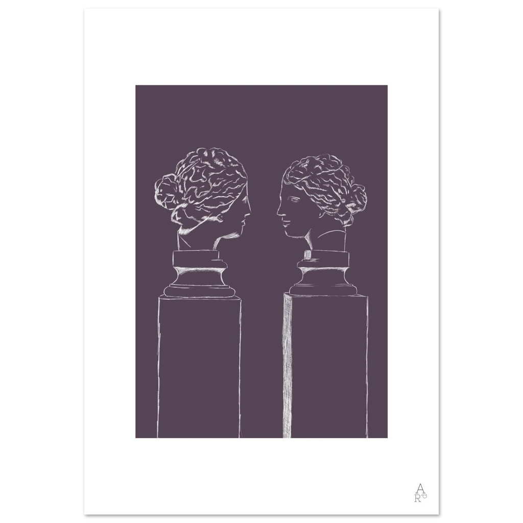 Deux sculptures face a face en style minimaliste et elegant.