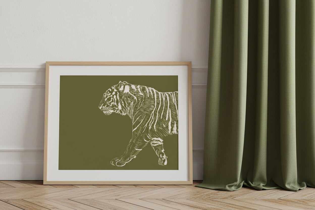 Affiche le tigre, version vert – illustration au crayon par Aude de Riberolles.

Apportez une touche de douceur et de poésie à la chambre de votre enfant avec cette&nbsp;affiche illustrée au crayon par Aude de Riberolles.&nbsp;

Intitulée&nbsp;Le tigre, version vert,&nbsp;cette illustration délicate réalisée au crayon met en scène un univers animalier tendre et apaisant. Le trait fin et texturé du crayon, associé à des tons naturels et chaleureux, confère à l’ensemble une élégance intemporelle.

Idéale pour