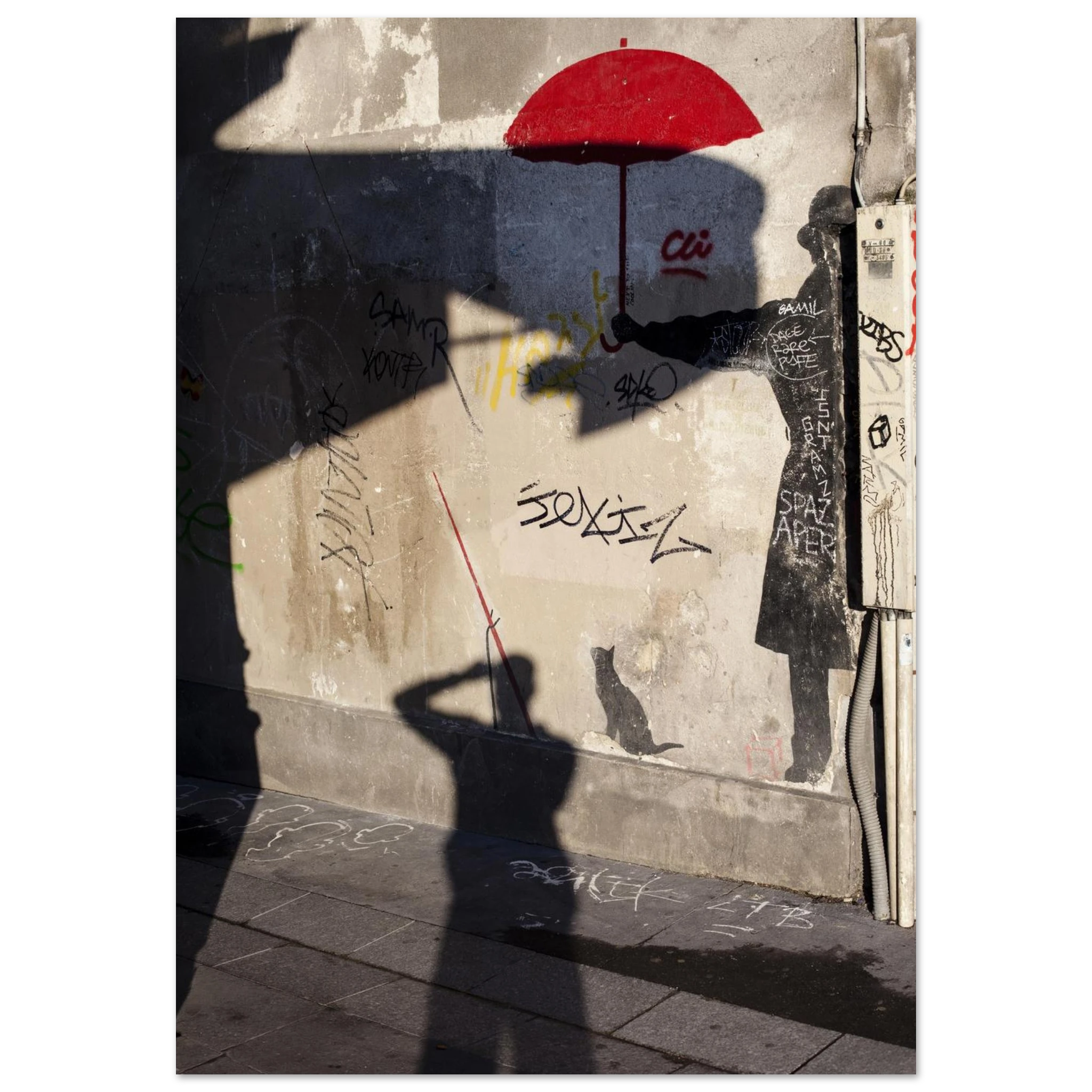 Une photographie urbaine forte signée Mohamed Khalil, disponible exclusivement chez ADR Gallery.